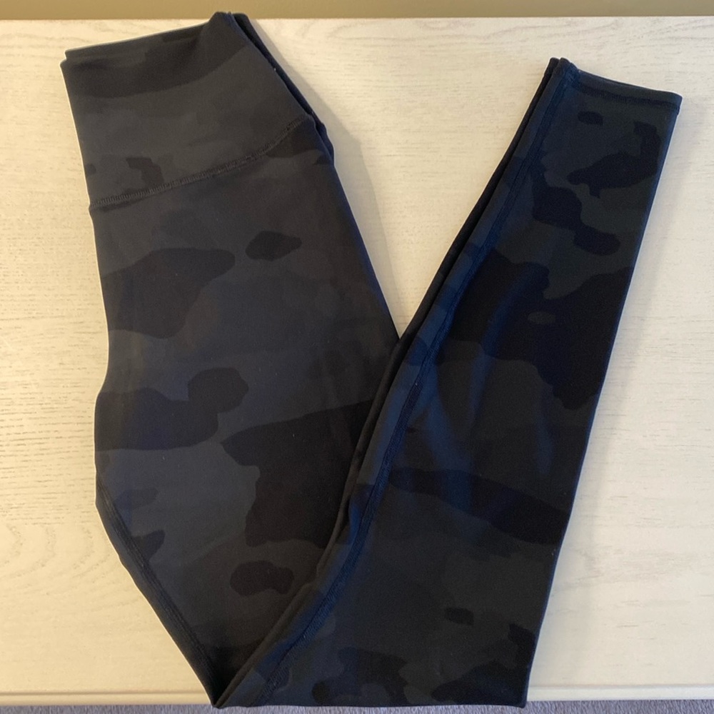 Alo black camouflage leggings size small
